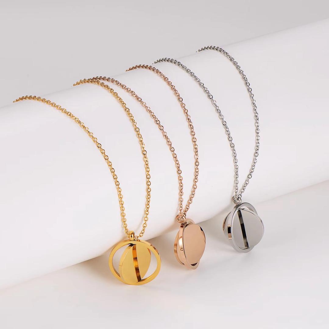 Collier Boussole Astronomique 3D – Style Sphère Céleste
