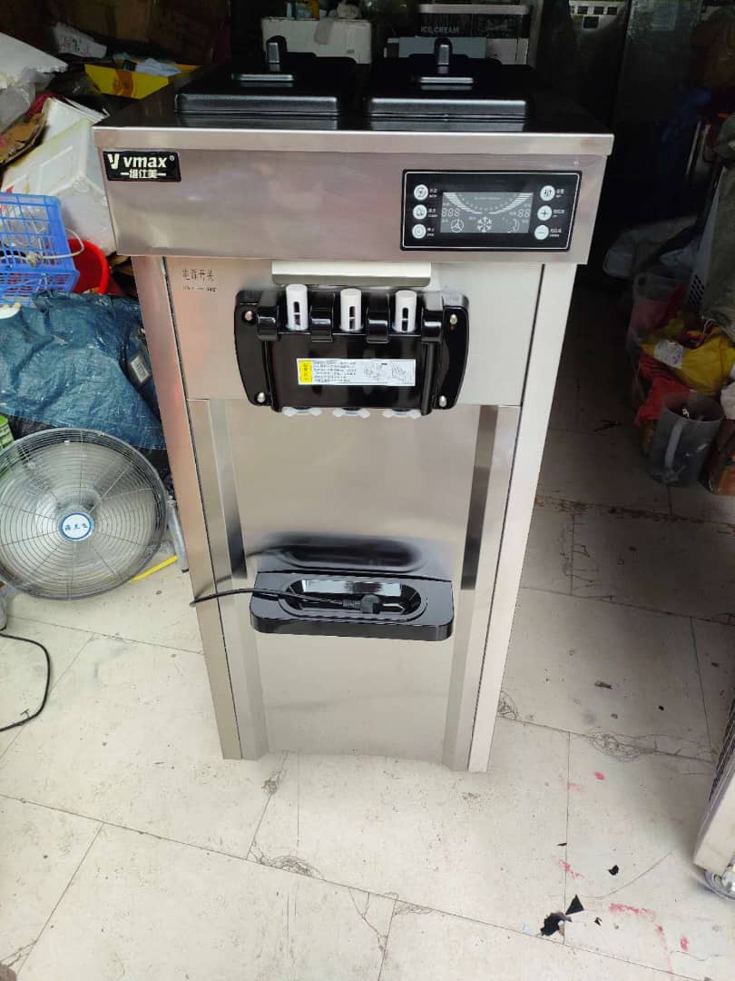 Machine à Glace  Professionnelle – 3 Parfums