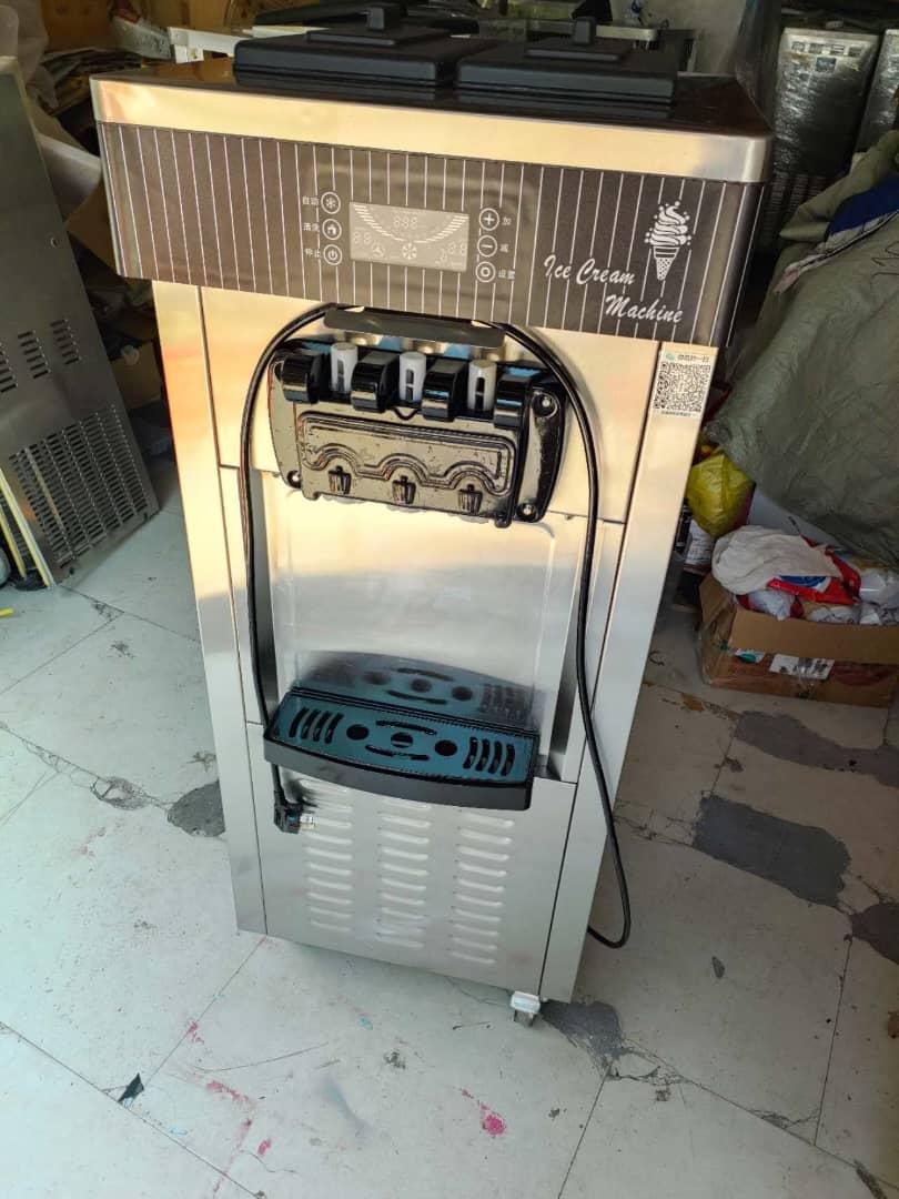 Machine à Glace  Professionnelle – 3 Parfums
