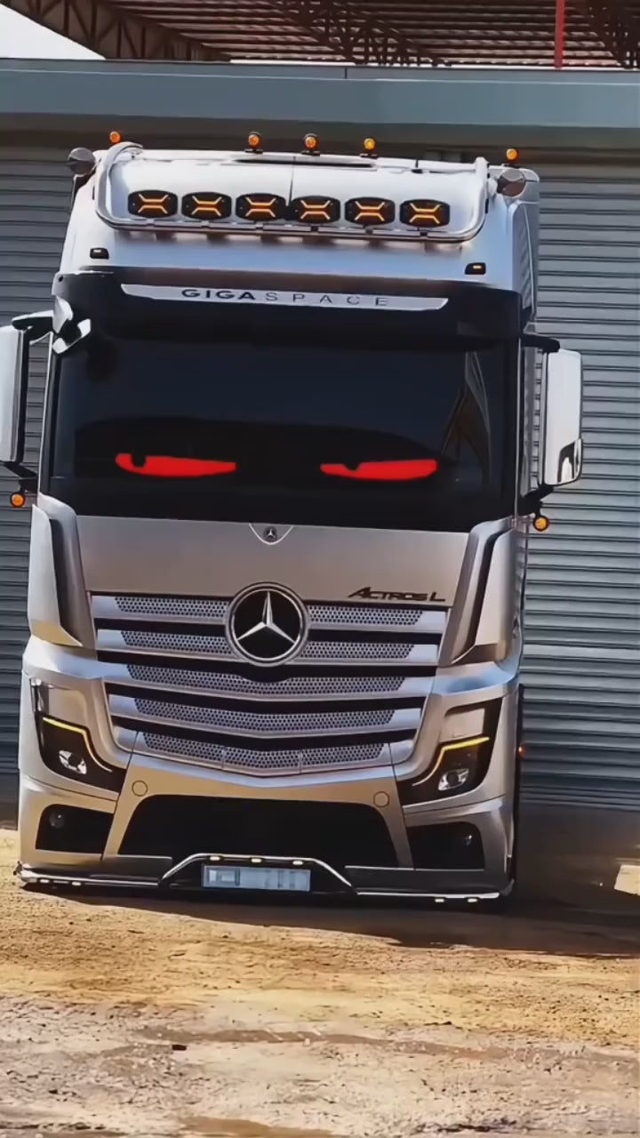 Écran LED Effet "Yeux de Démon" pour Pare-brise ou Lunette Arrière de Voiture